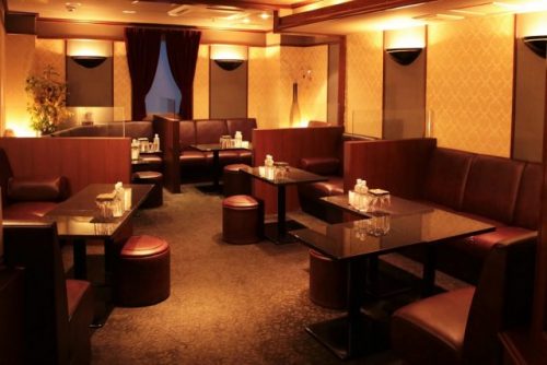 派遣の女の子も楽しく働ける中洲のクラブ