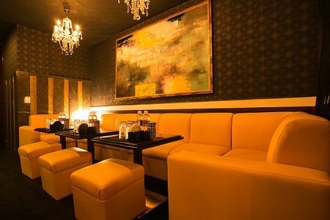 お客様からも派遣キャバ嬢からも人気な中洲のクラブ理香子（りかこ）