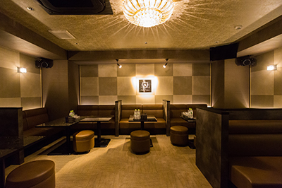 中洲大通り沿いにある未経験キャストが多いスナックラウンジ