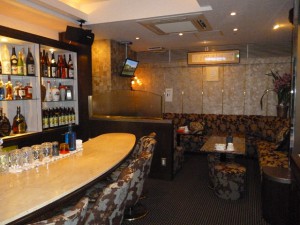 派遣会社CAークリアエージェンシーの女の子からも人気なスナック